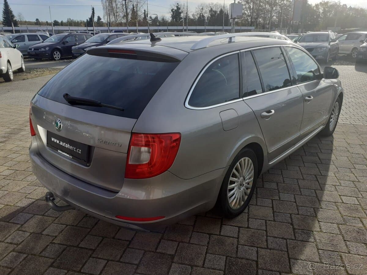 2011 Škoda SUPERB - 4