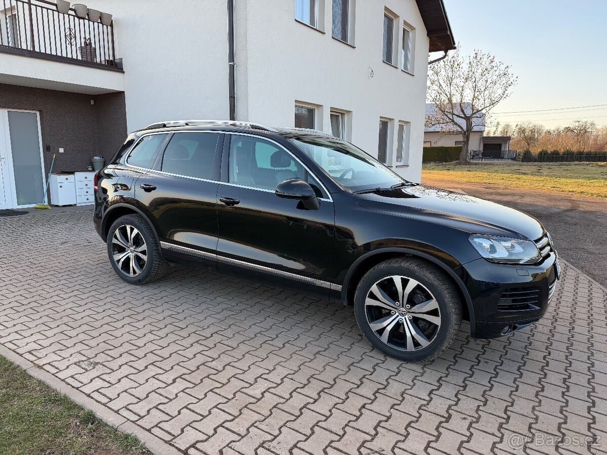 2010 Volkswagen TOUAREG - 4
