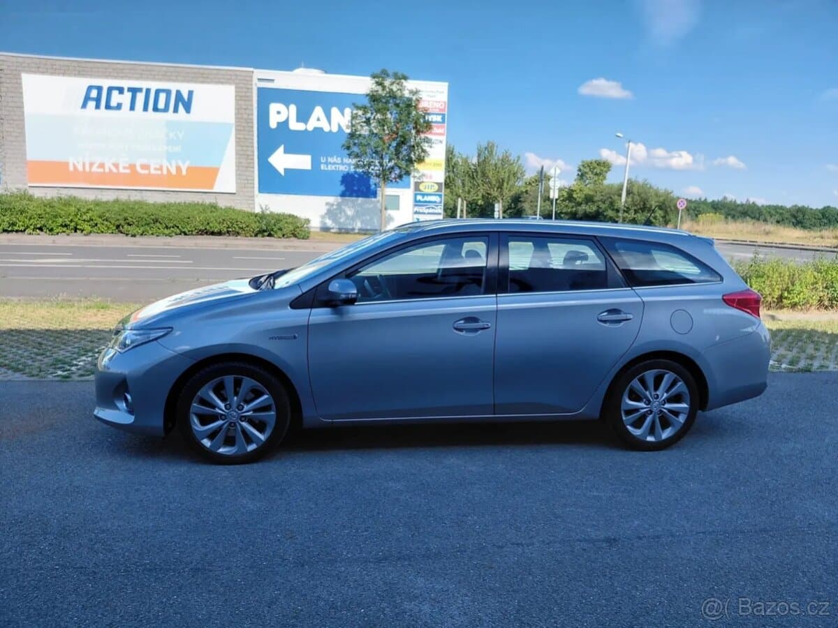 2013 Toyota AURIS - 4