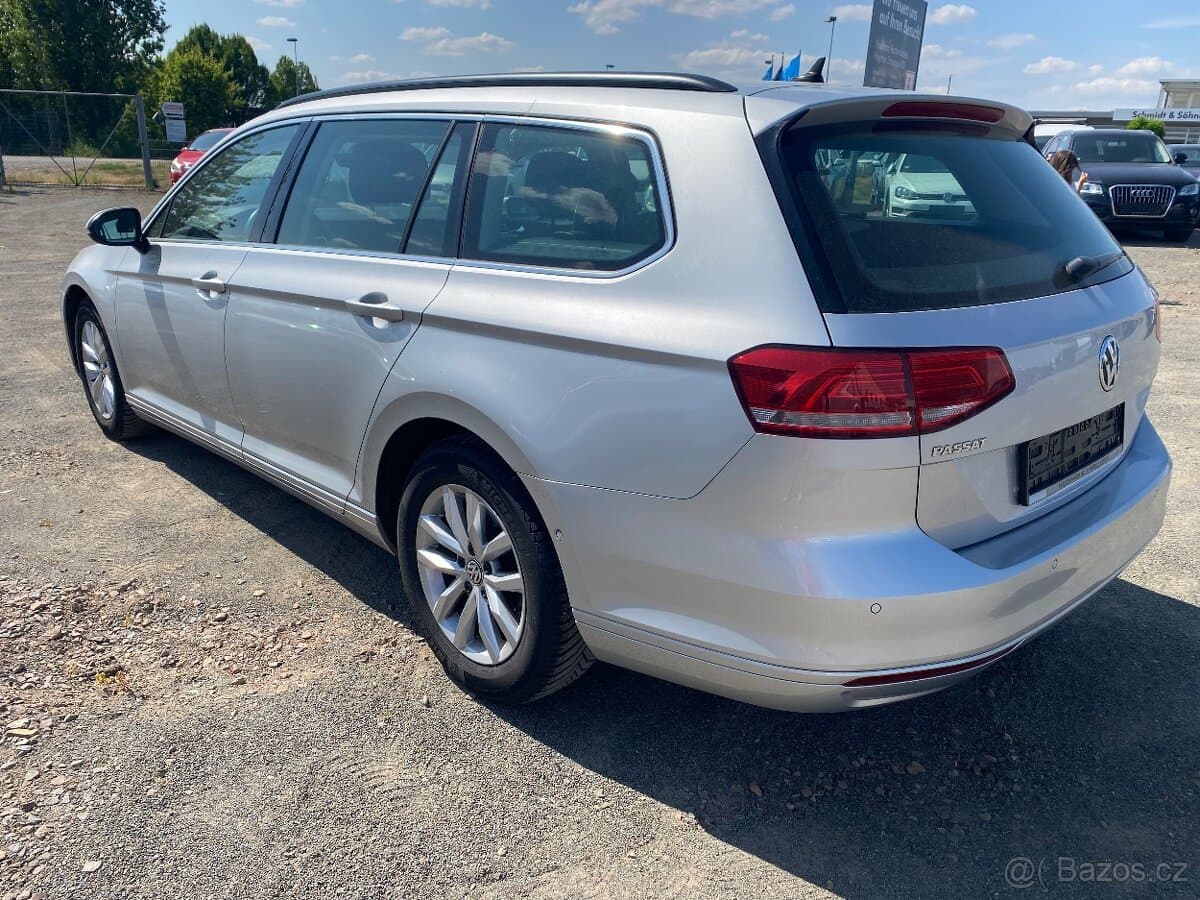 2019 Volkswagen PASSAT - 4