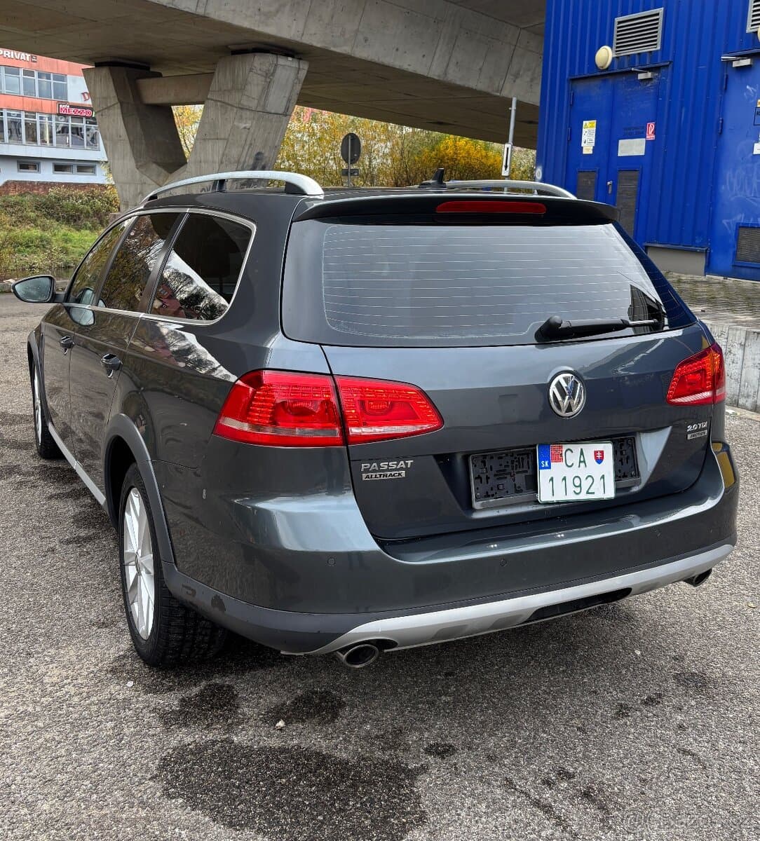 2013 Volkswagen PASSAT - 4
