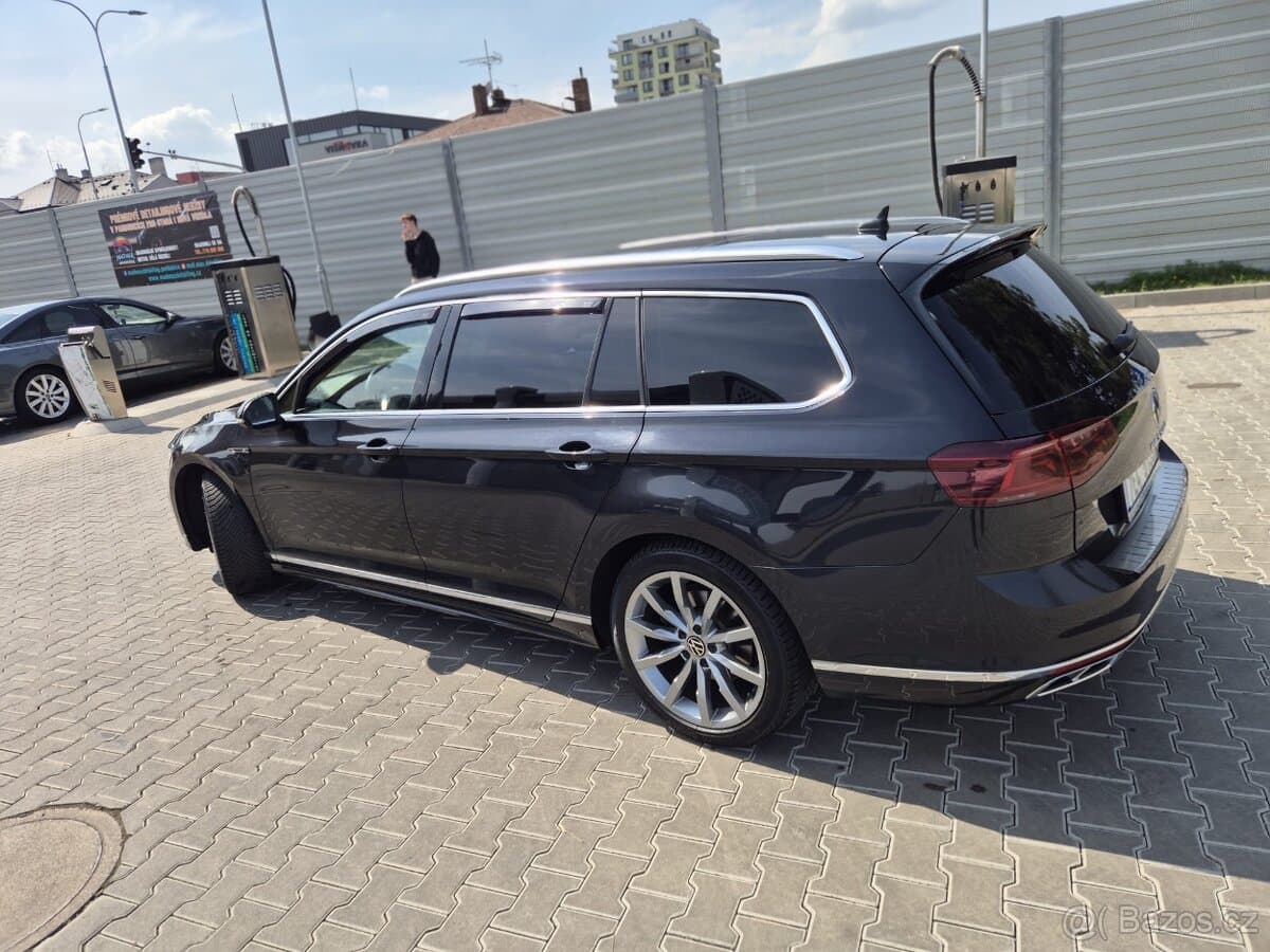 Volkswagen PASSAT - 4