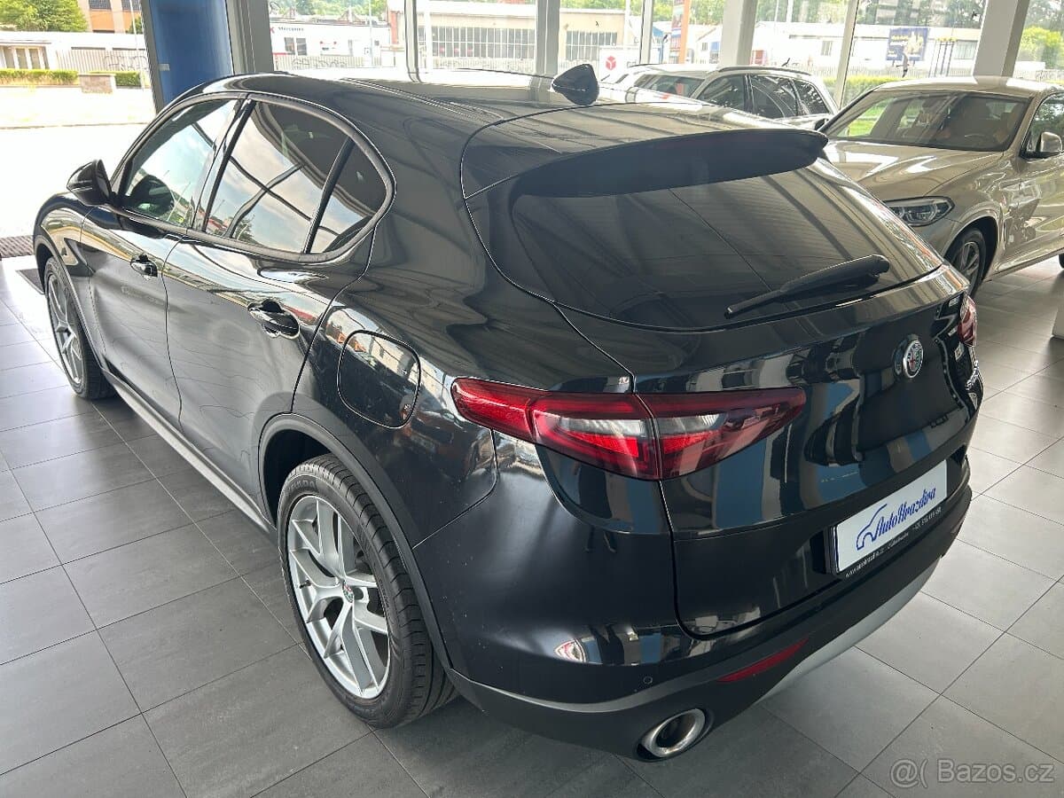 2018 Alfa Romeo STELVIO - 4