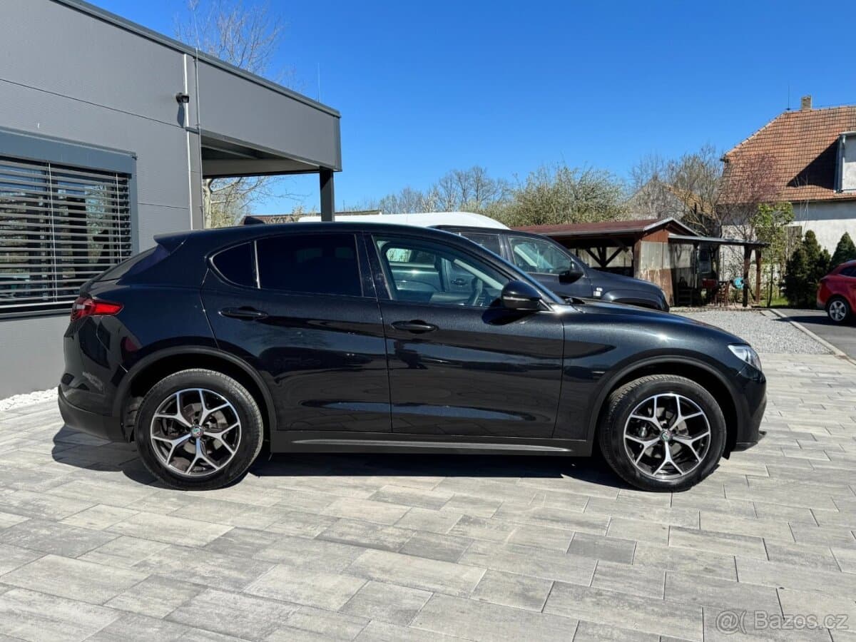 2018 Alfa Romeo STELVIO - 4
