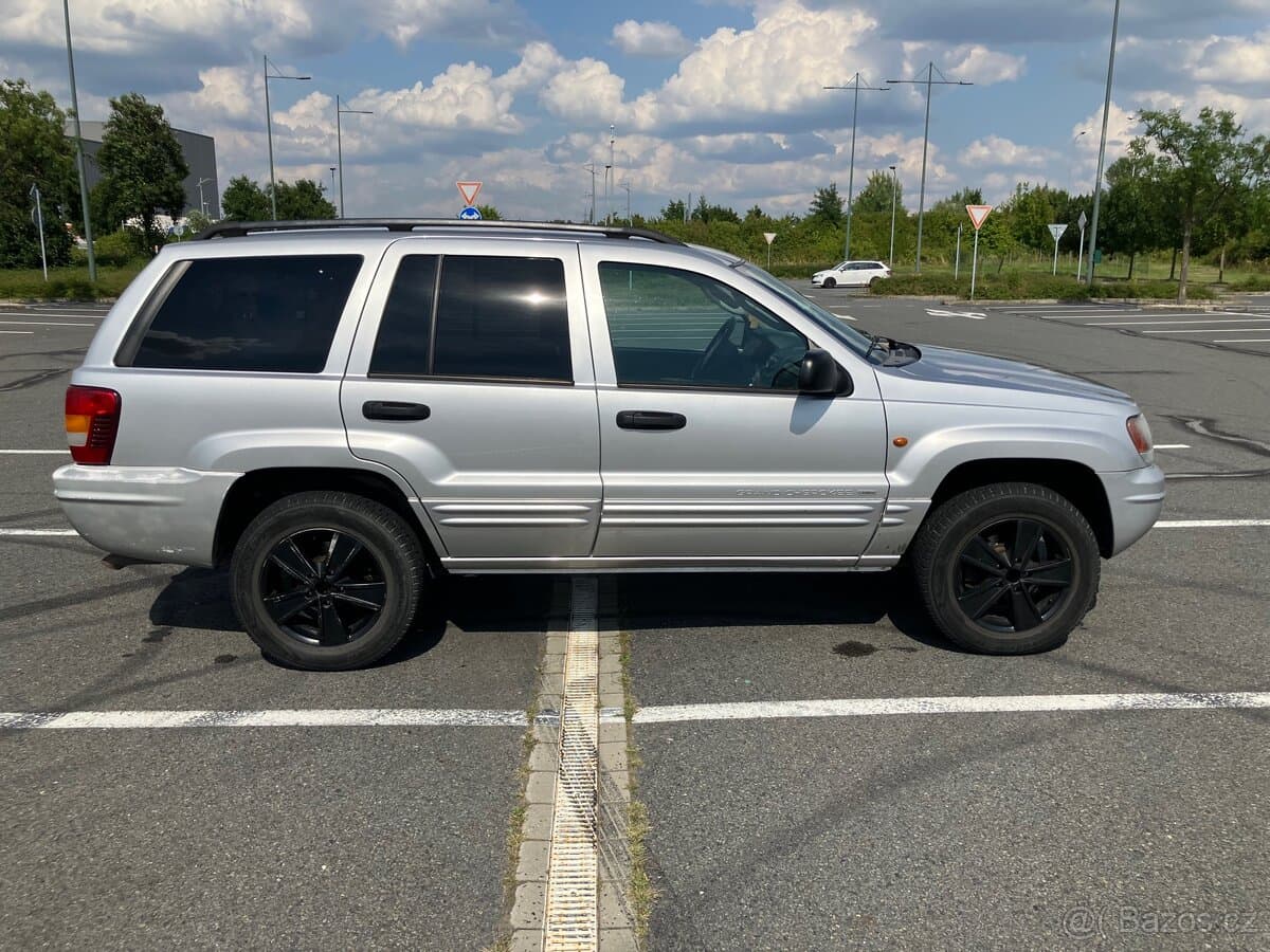 2003 Jeep CHEROKEE - 4