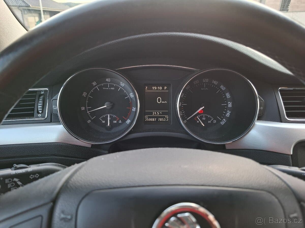 Škoda SUPERB - 4