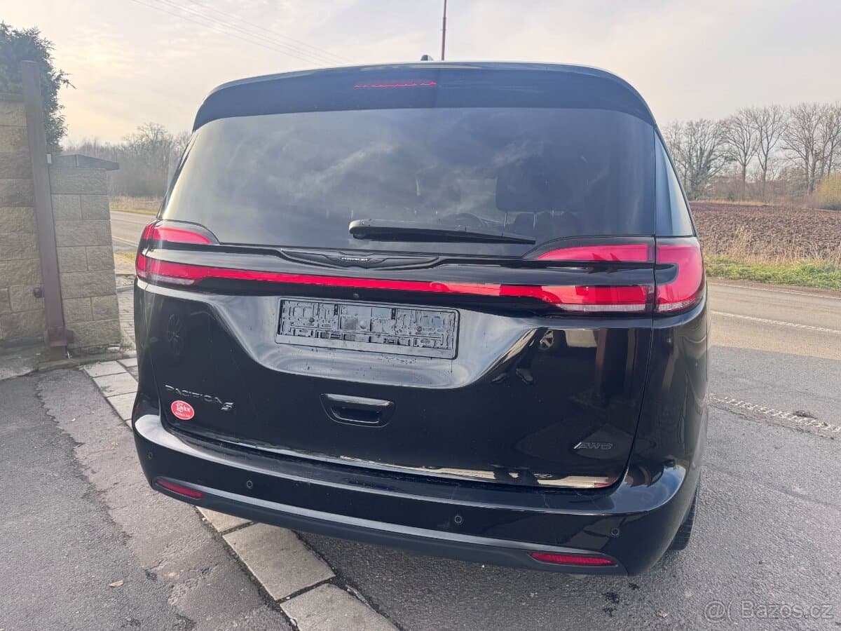 2021 Chrysler PACIFICA - 4