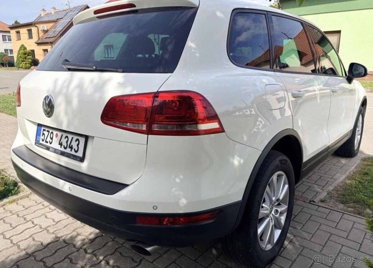 2011 Volkswagen TOUAREG - 4