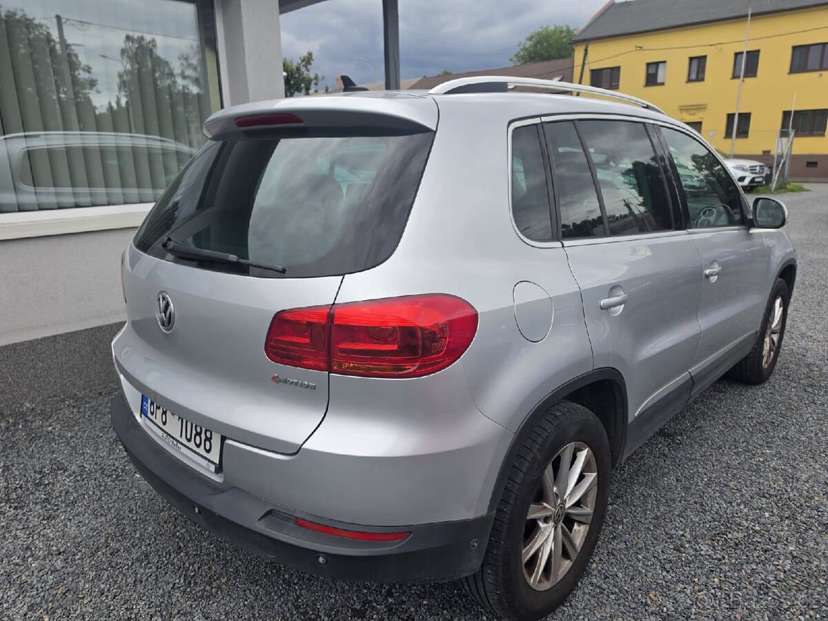 2012 Volkswagen TIGUAN - 4