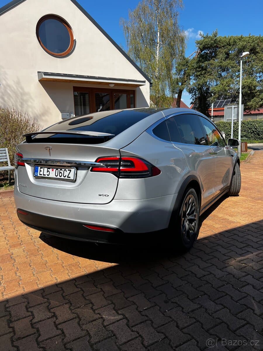2017 Tesla MODEL X - 4