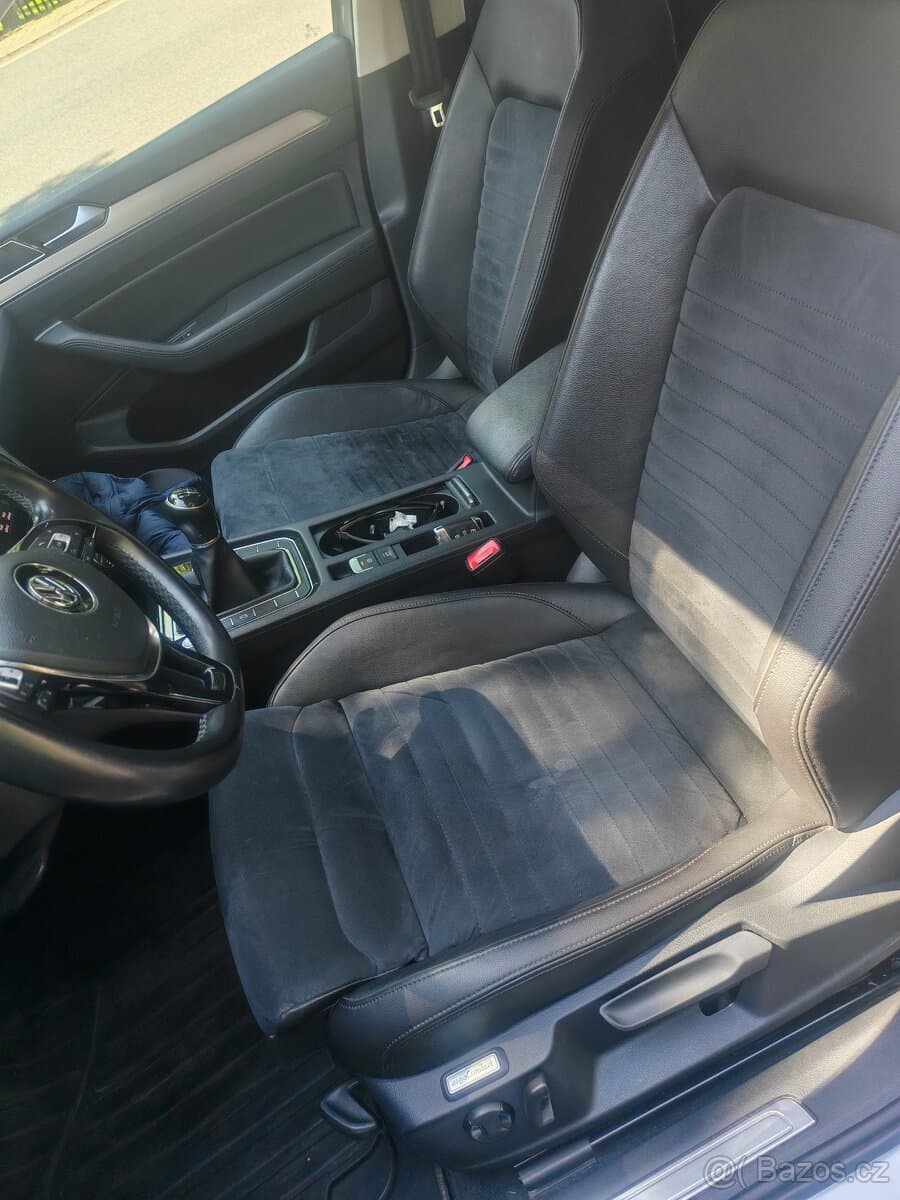 2018 Volkswagen PASSAT - 4