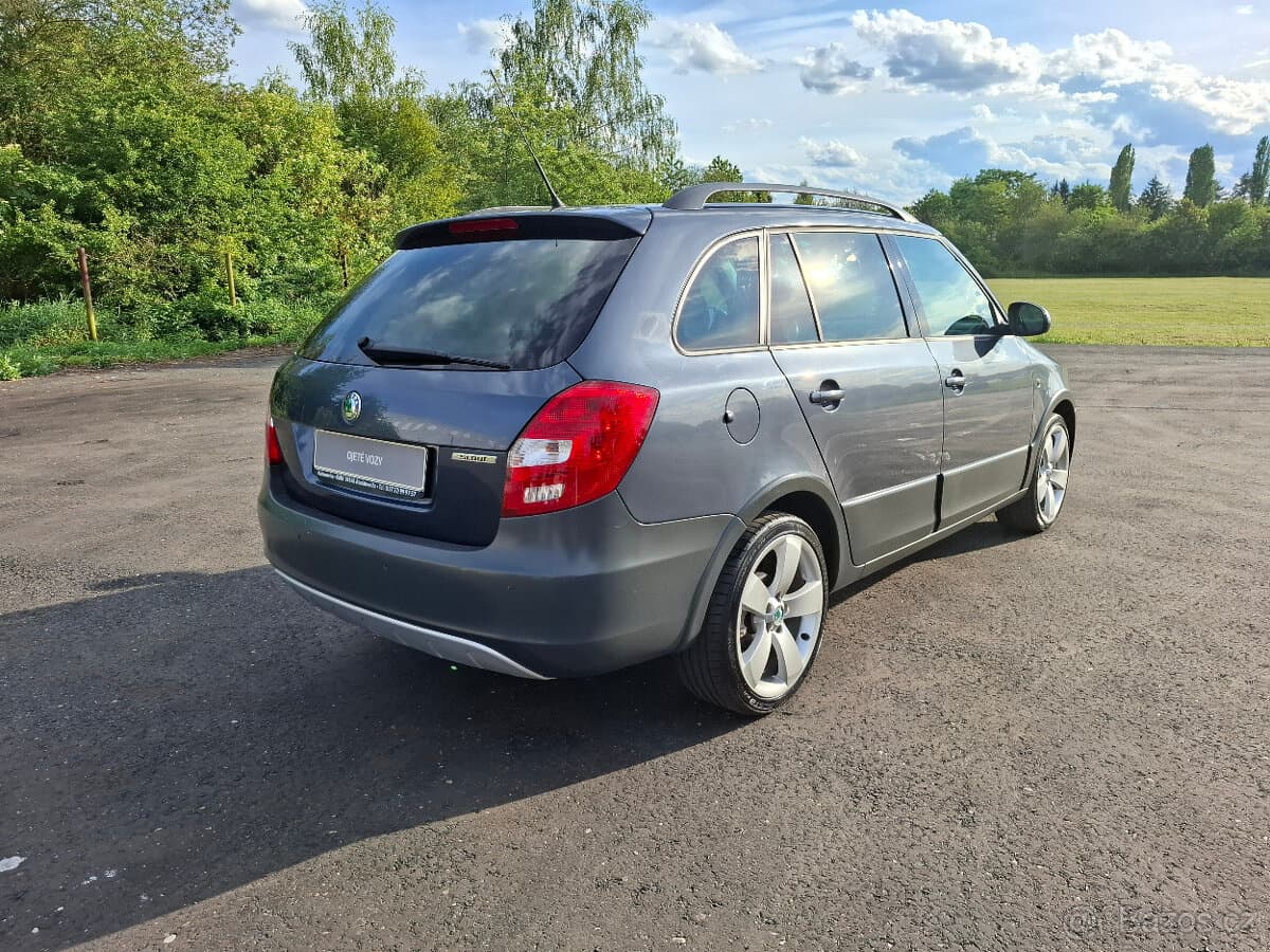 2010 Škoda FABIA - 4