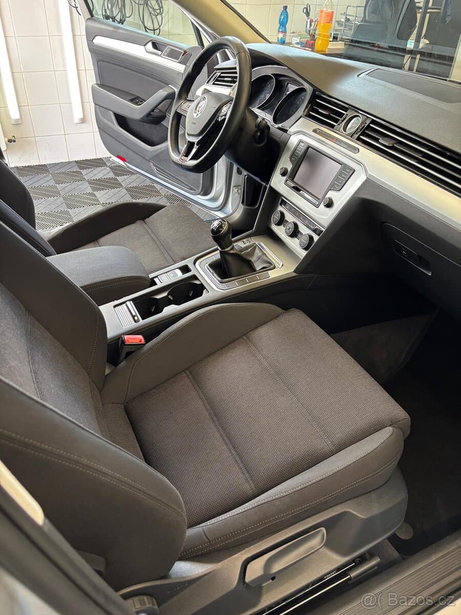 2015 Volkswagen PASSAT - 4