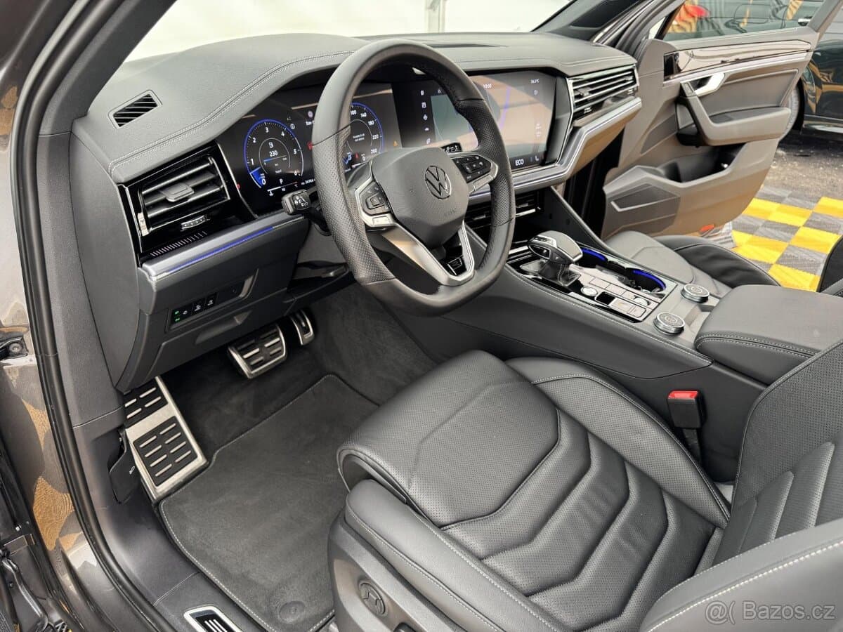 2025 Volkswagen TOUAREG - 4