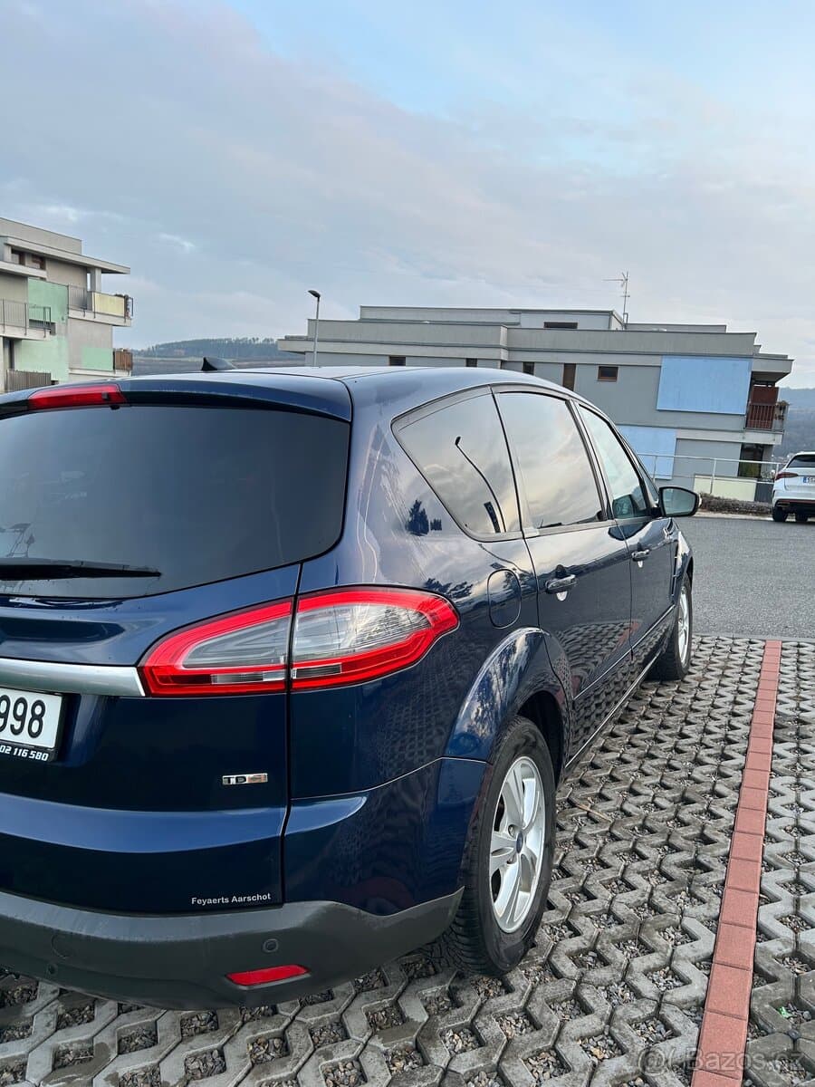 2010 Ford S-MAX - 4