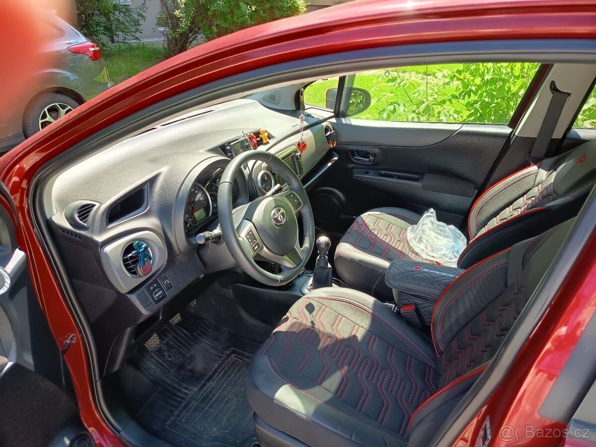 2013 Toyota YARIS - 4