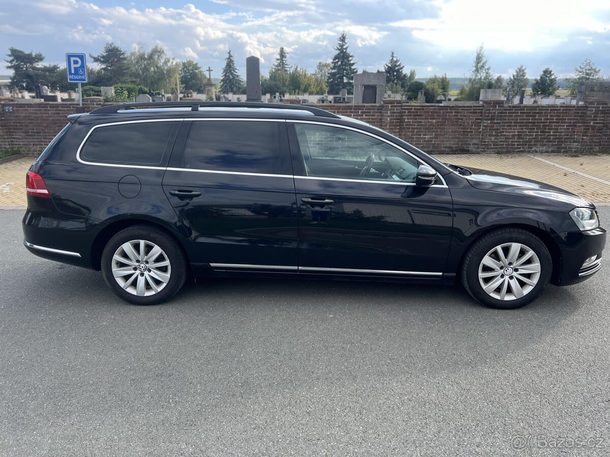 2011 Volkswagen PASSAT - 4