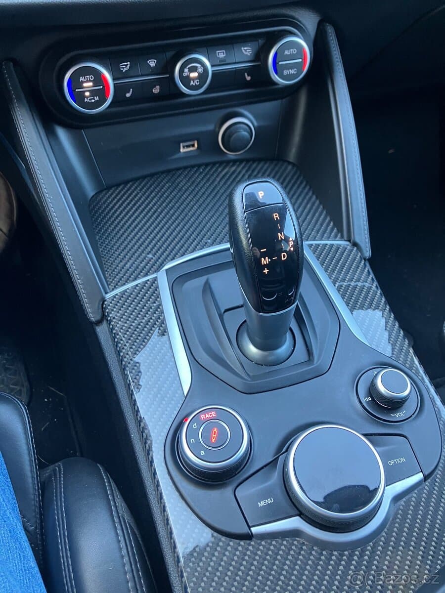 Alfa Romeo STELVIO - 4