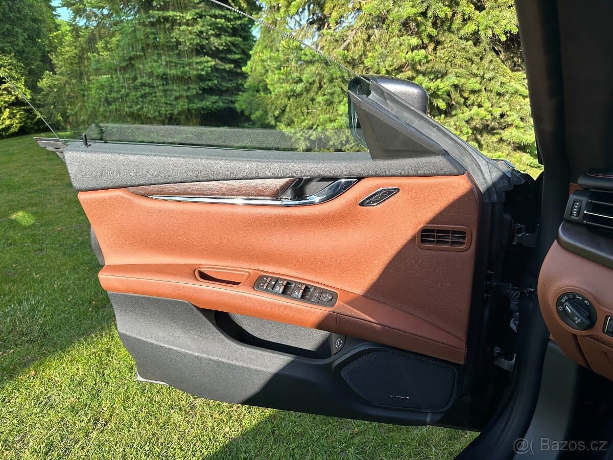 Maserati QUATTROPORTE - 4