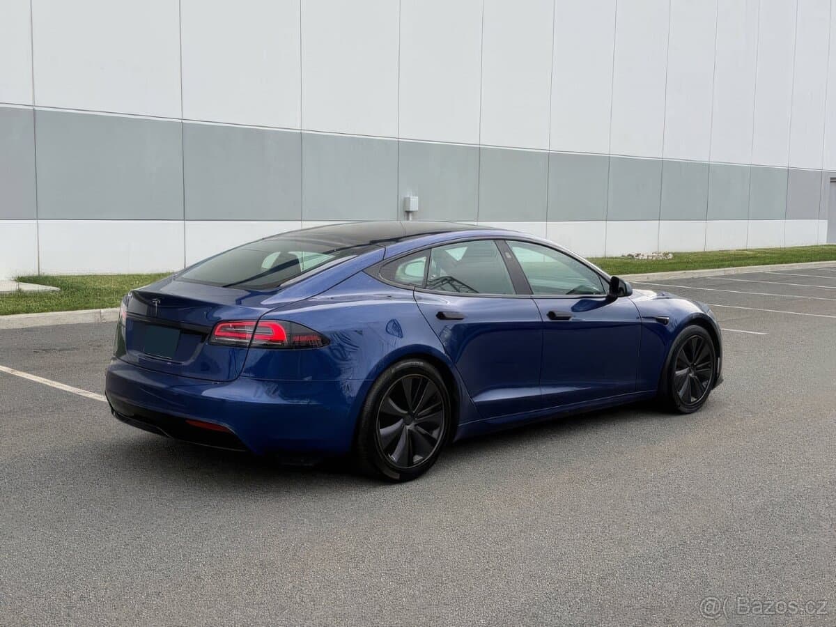2022 Tesla MODEL S - 4