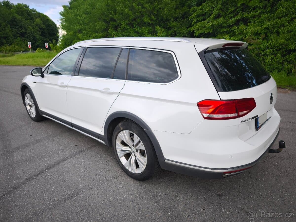 2016 Volkswagen PASSAT - 4