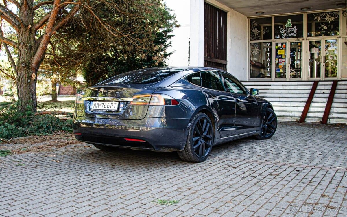 2017 Tesla MODEL S - 4