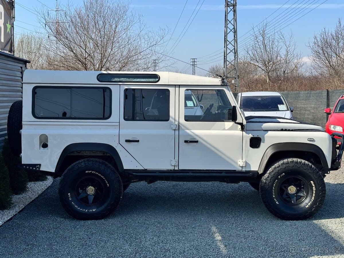 2010 Land Rover DEFENDER - 4