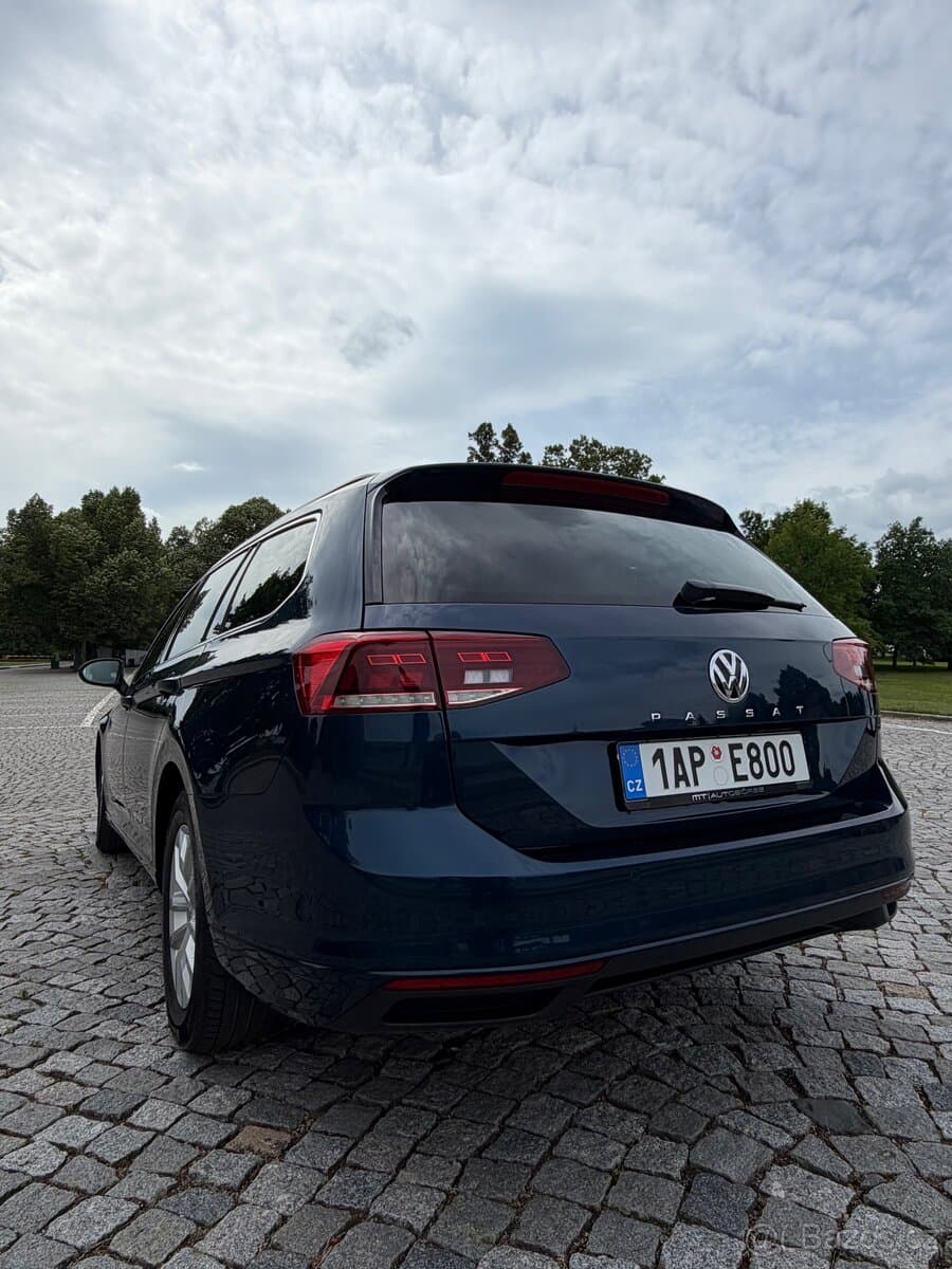 2019 Volkswagen PASSAT - 4