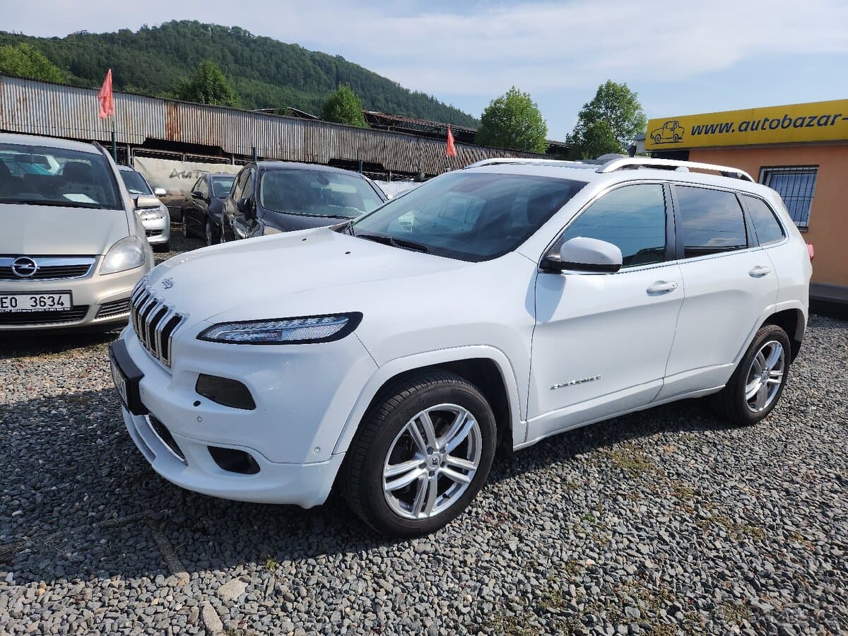 2017 Jeep CHEROKEE - 4
