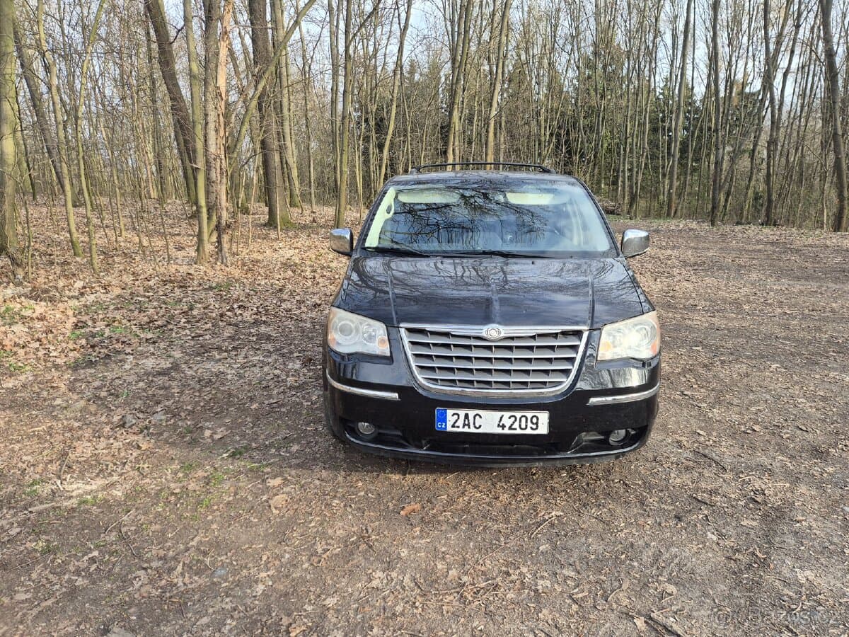 2011 Chrysler VOYAGER - 4