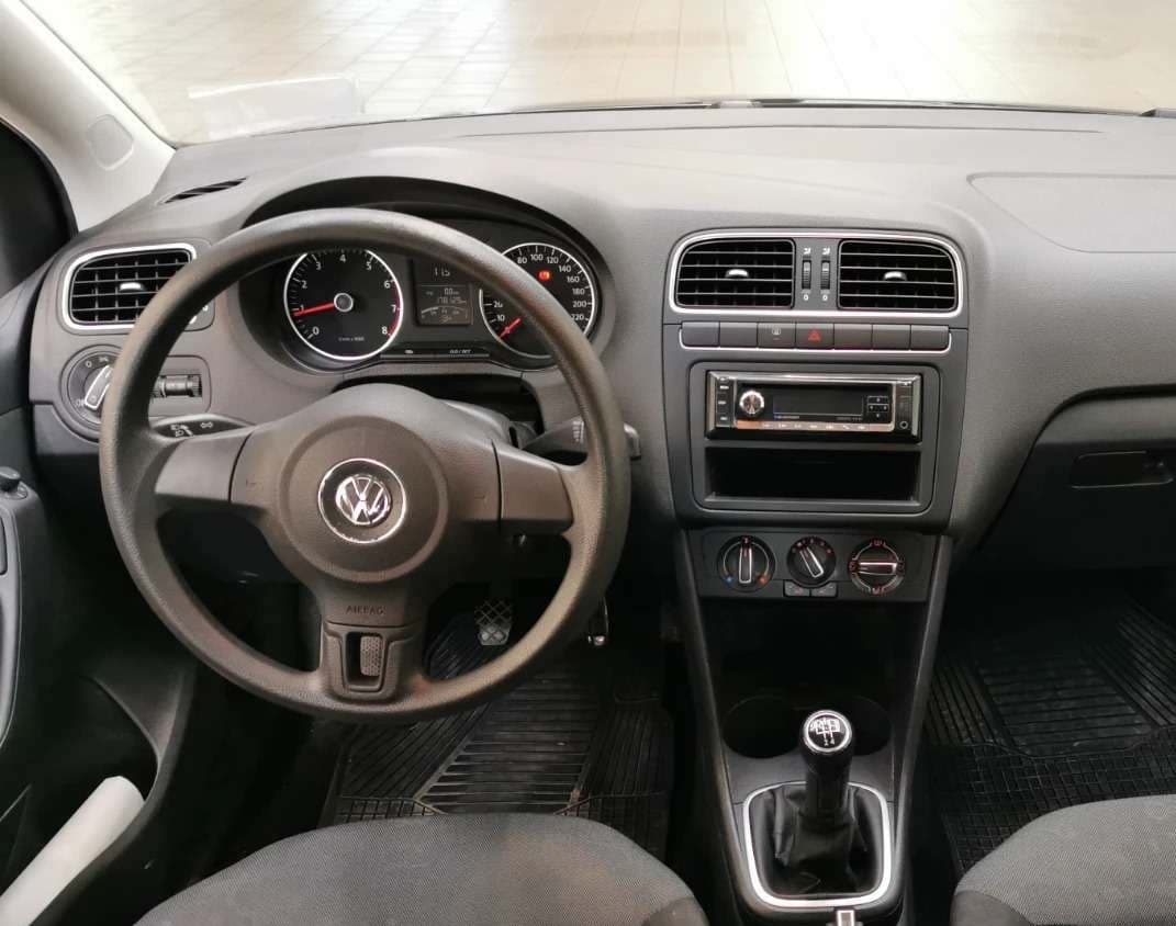 2011 Volkswagen POLO - 4