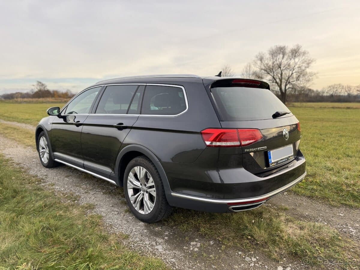 2018 Volkswagen PASSAT - 4