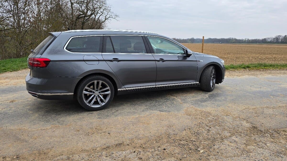 Volkswagen PASSAT - 4