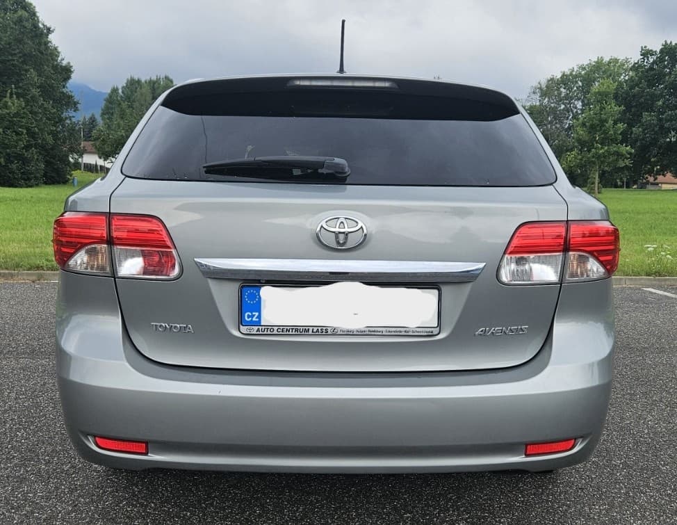 2013 Toyota AVENSIS - 4