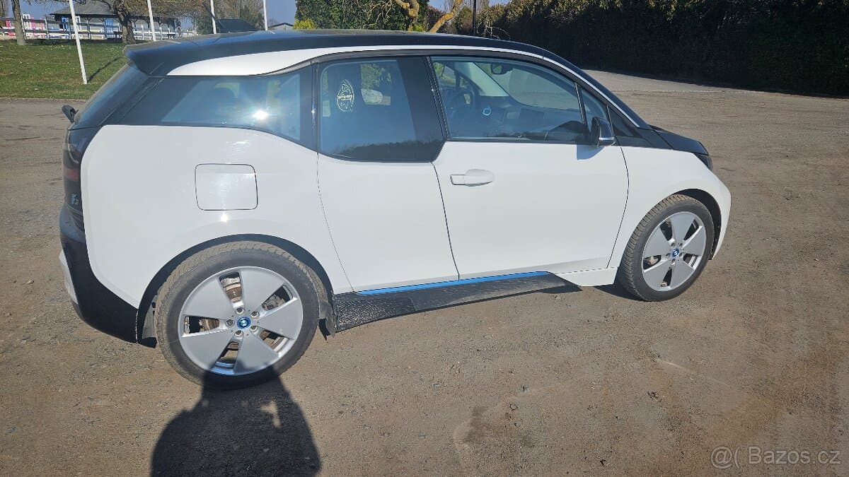 2017 BMW i3 - 4