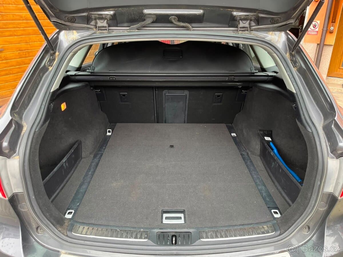 2009 Toyota AVENSIS - 4
