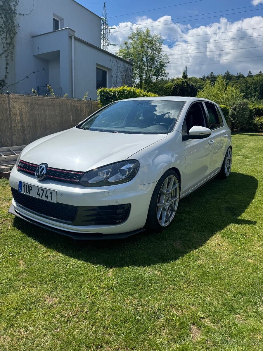 2011 Volkswagen GOLF - 4