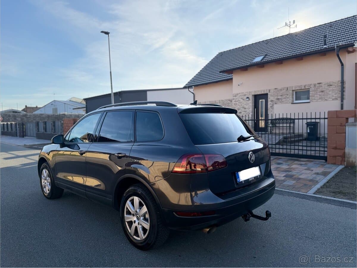 2010 Volkswagen TOUAREG - 4