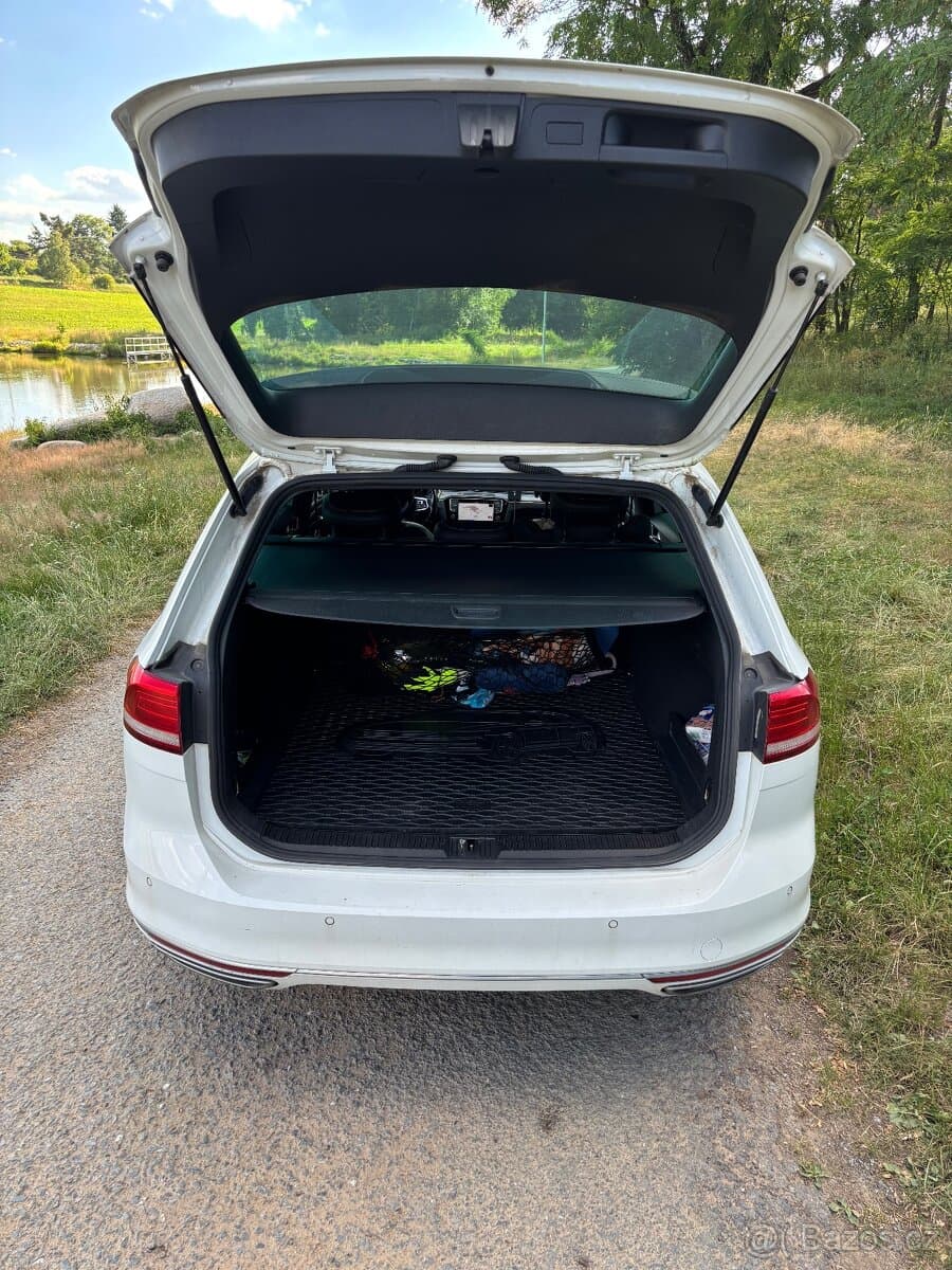 2016 Volkswagen PASSAT - 4