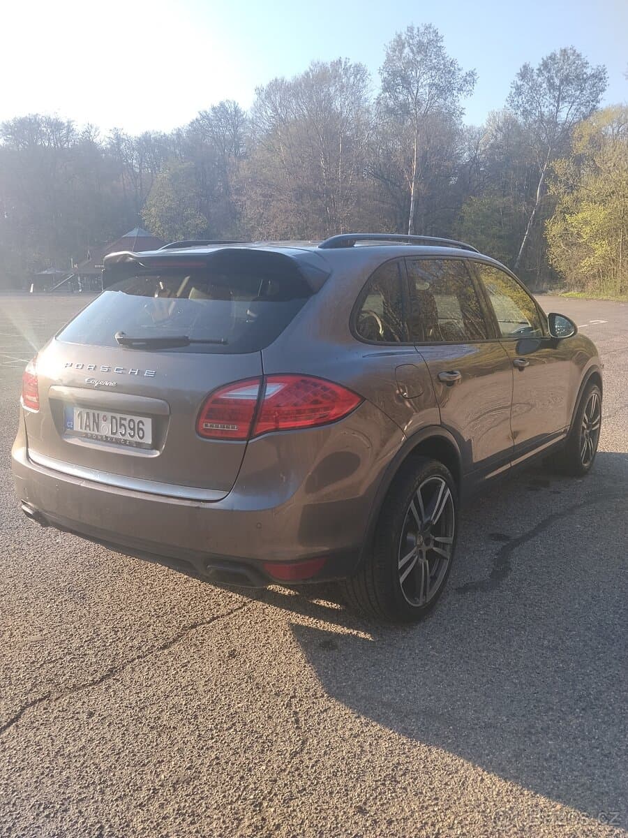 2013 Porsche CAYENNE - 4