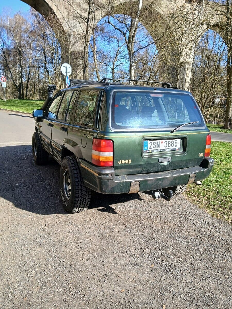 Jeep CHEROKEE - 4