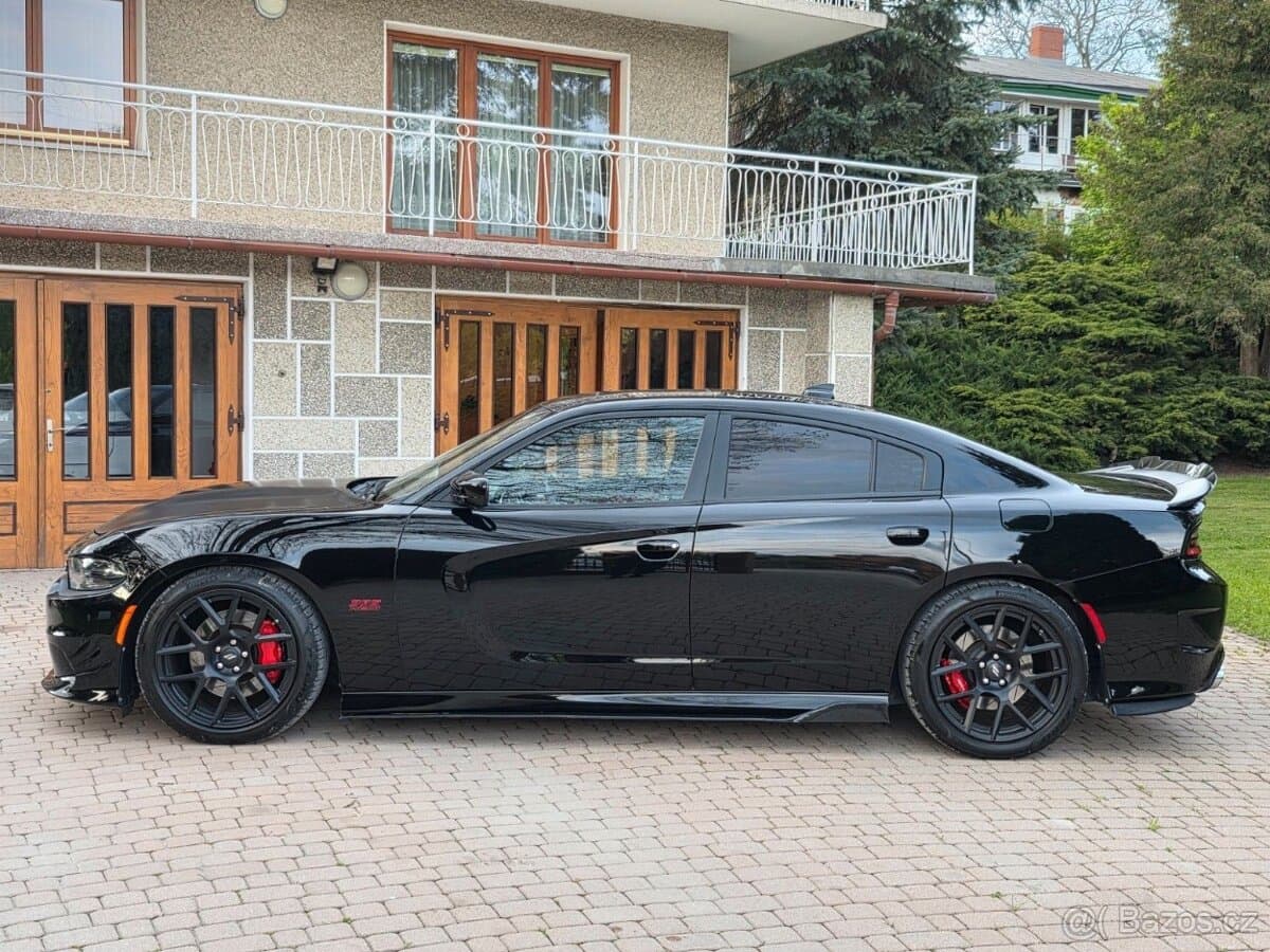 2017 Dodge CHARGER - 4