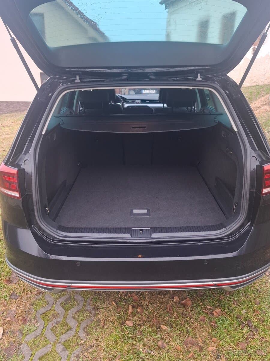 2019 Volkswagen PASSAT - 4