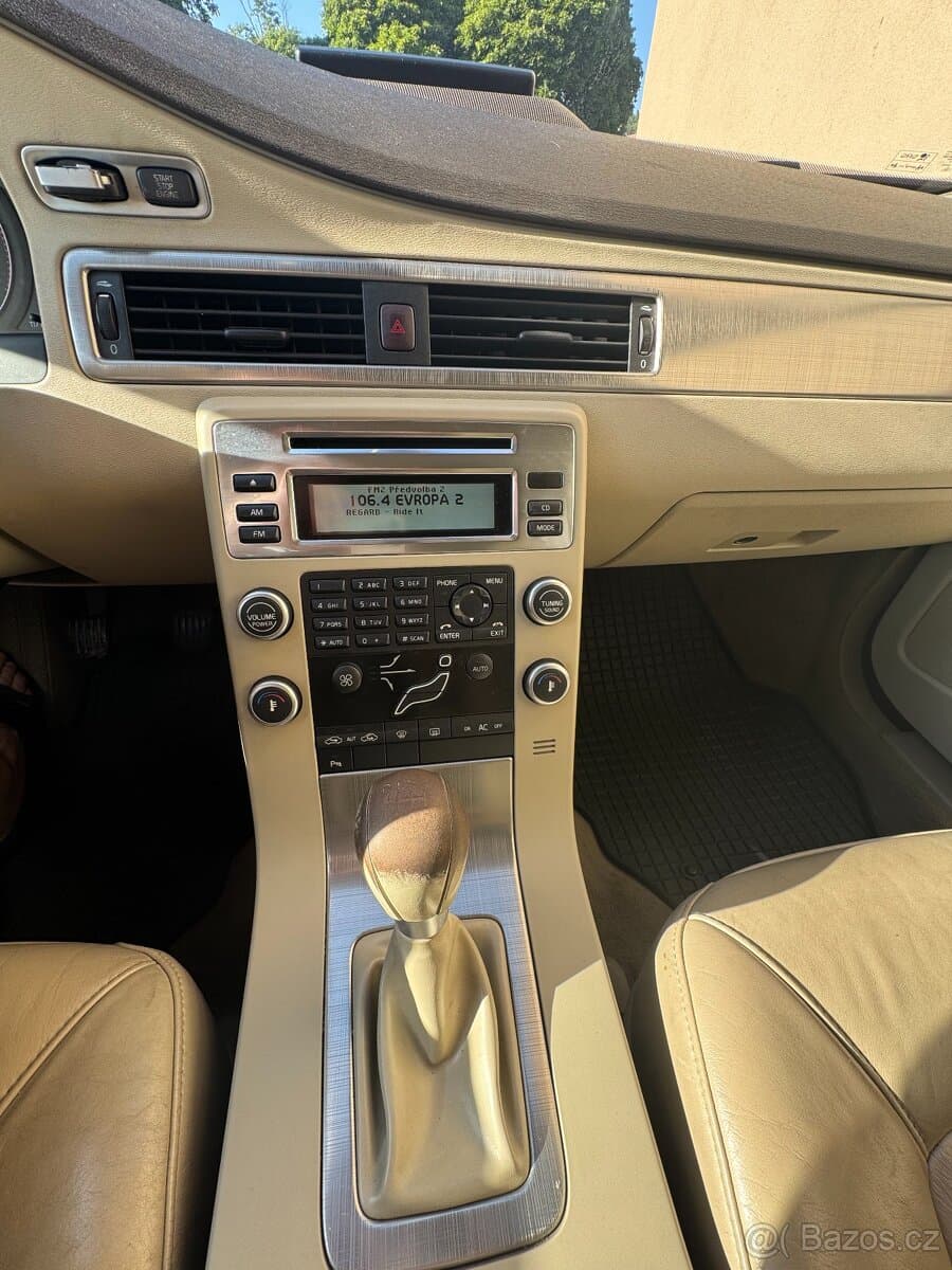 2009 Volvo V70 - 4