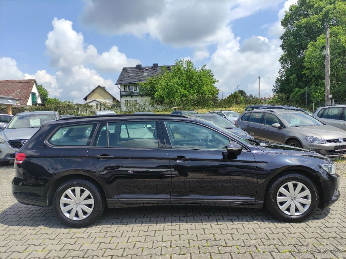2017 Volkswagen PASSAT - 4