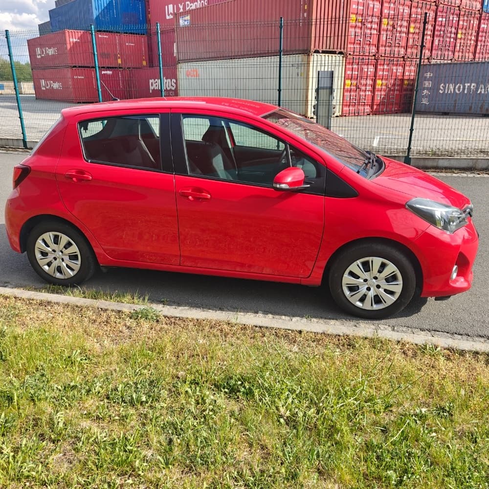 2015 Toyota YARIS - 4