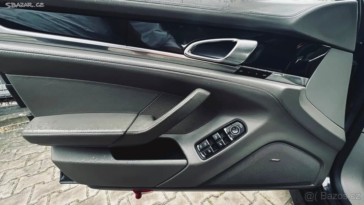 2011 Porsche PANAMERA - 4