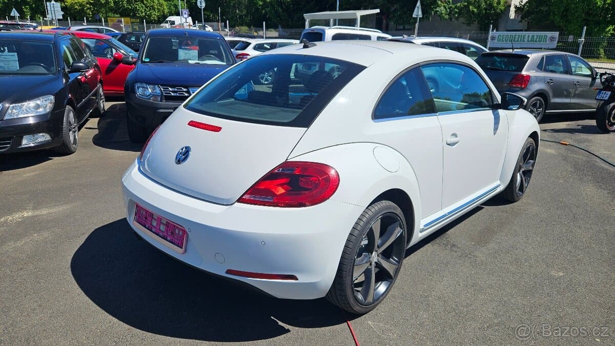 2015 Volkswagen BEETLE - 4