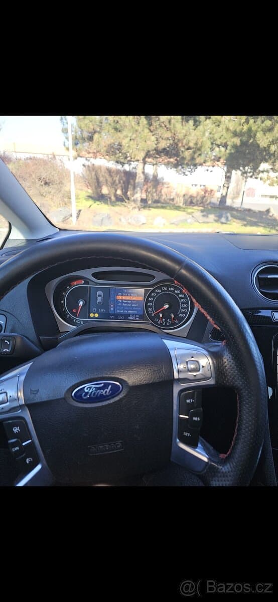 2010 Ford S-MAX - 4