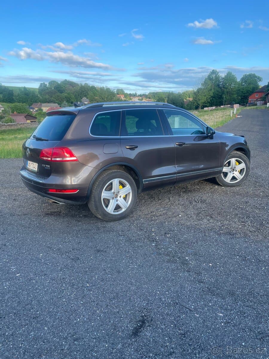 2010 Volkswagen TOUAREG - 4